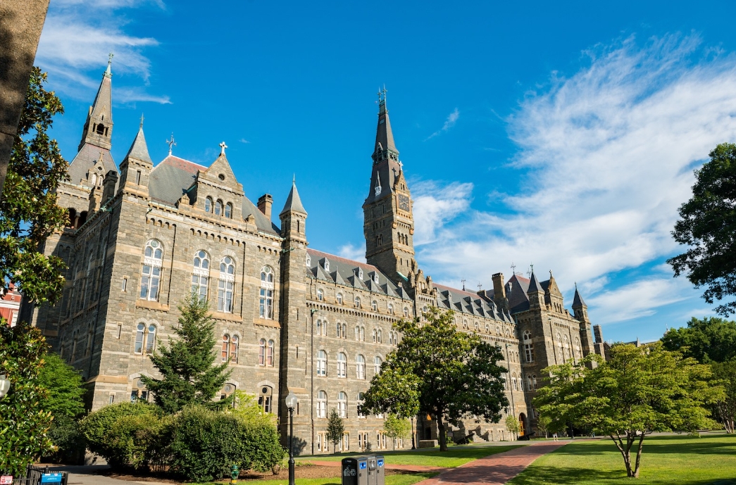 美國研究生留學擇校：南加州大學 VS 喬治城大學，本科生該怎么選？